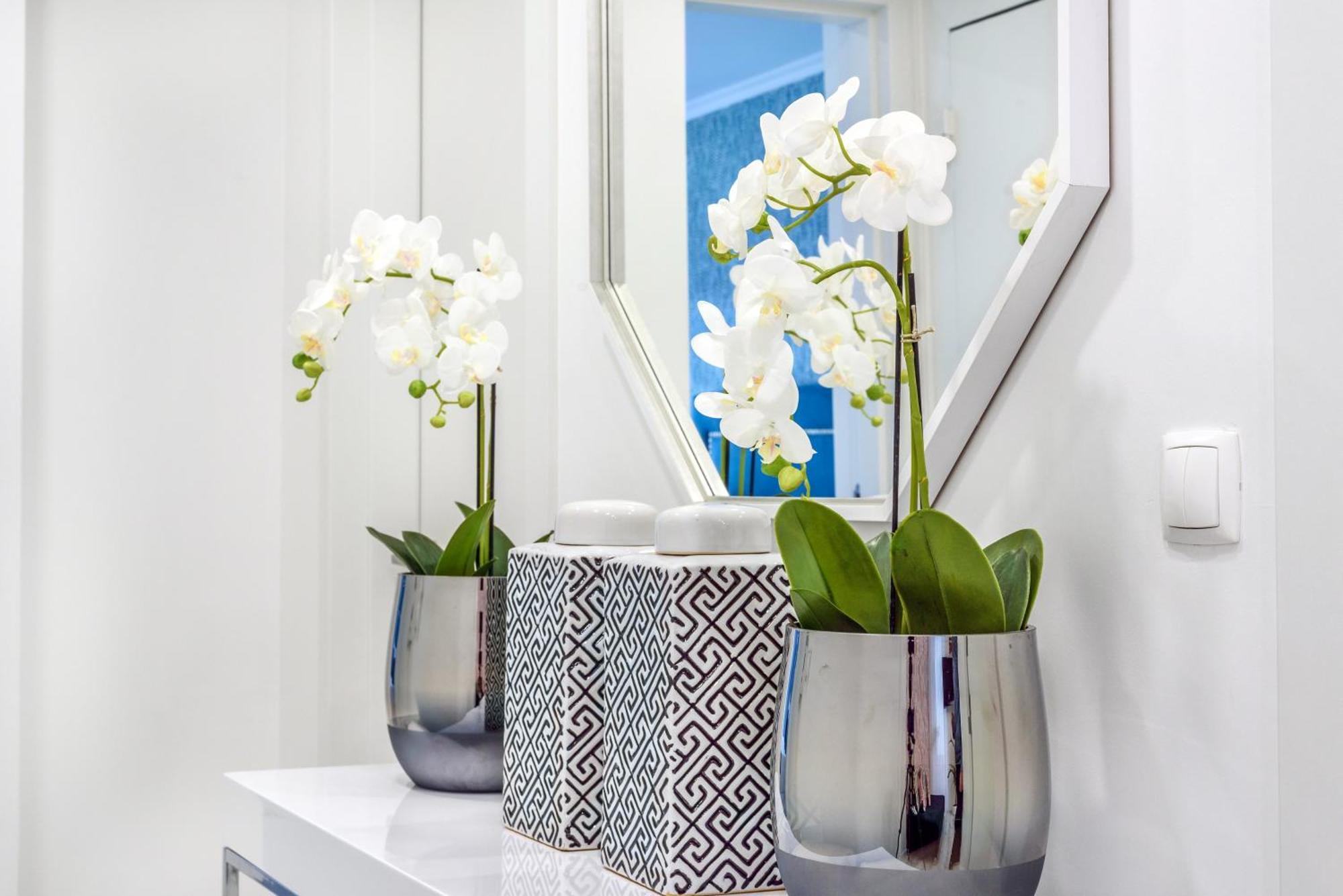 Whome City Chic Escape: Your Stylish Haven In Downtown Lisabona Exterior foto