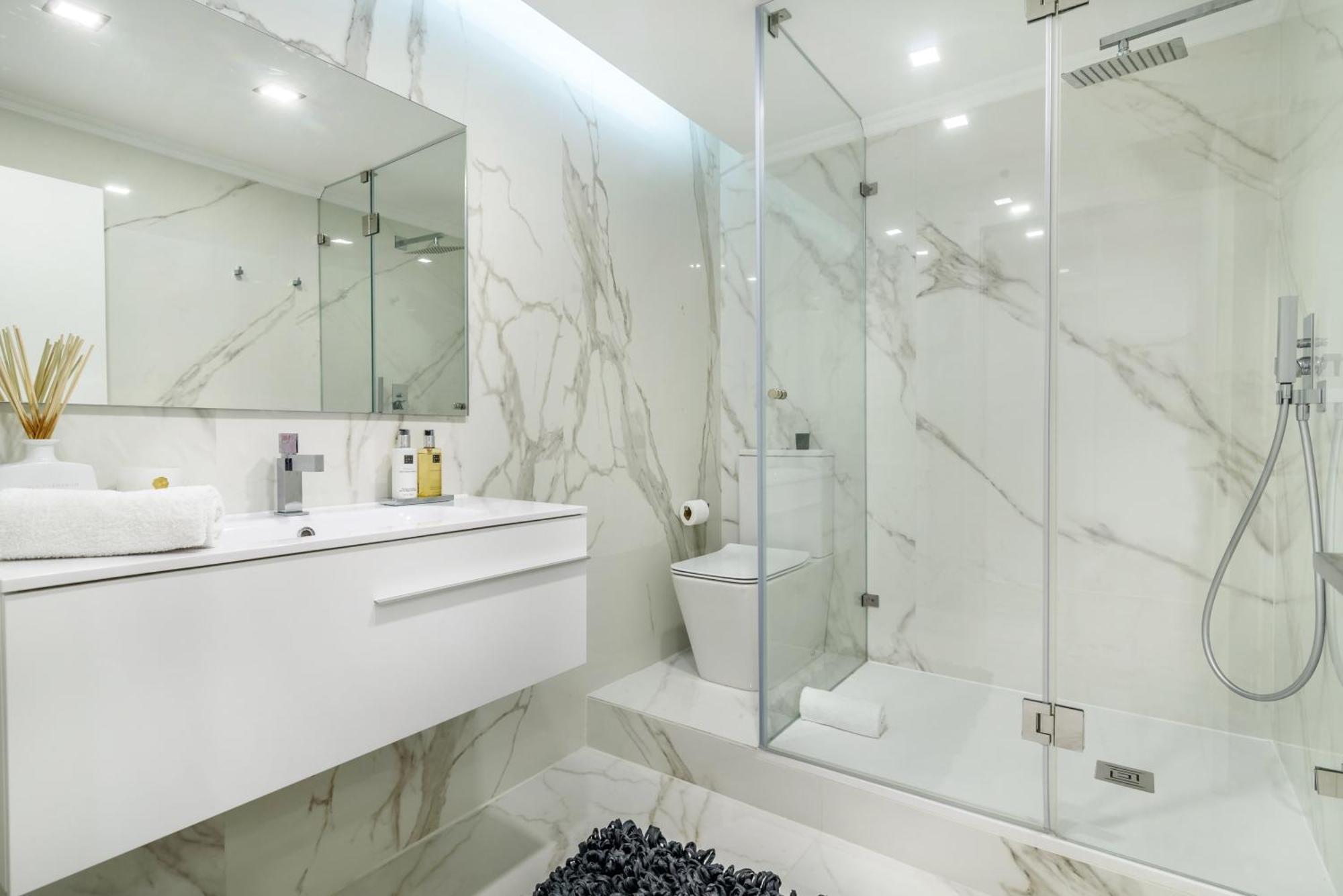 Whome City Chic Escape: Your Stylish Haven In Downtown Lisabona Exterior foto