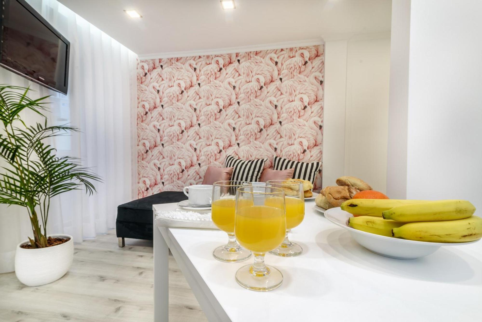 Whome City Chic Escape: Your Stylish Haven In Downtown Lisabona Exterior foto