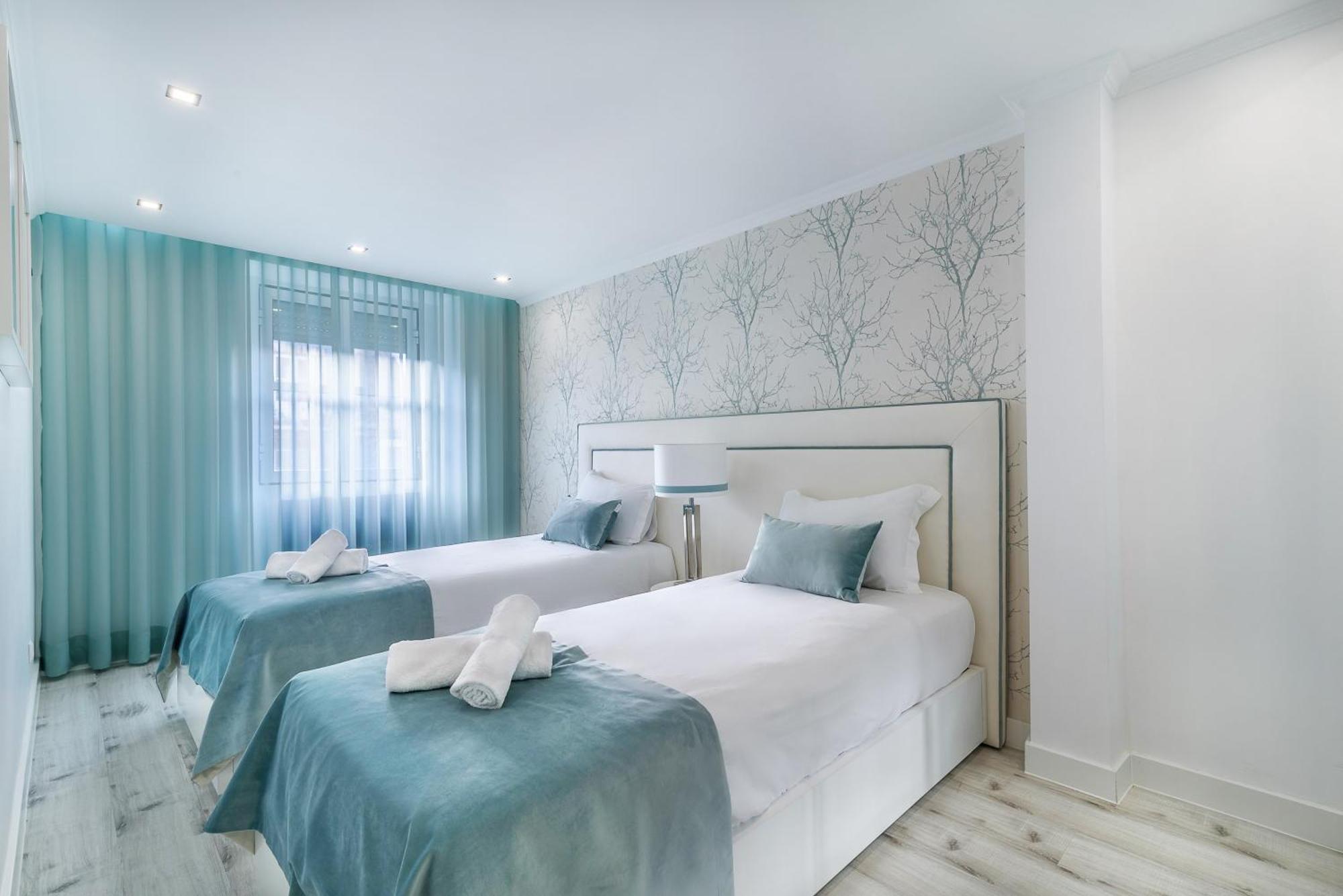 Whome City Chic Escape: Your Stylish Haven In Downtown Lisabona Exterior foto