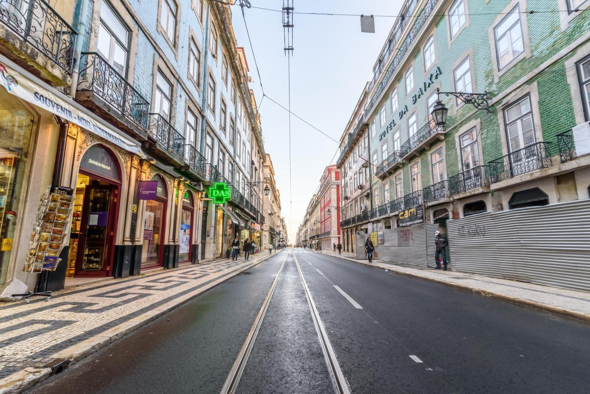 Whome City Chic Escape: Your Stylish Haven In Downtown Lisabona Exterior foto